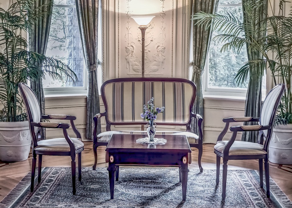 Bold upholstery ideas for home