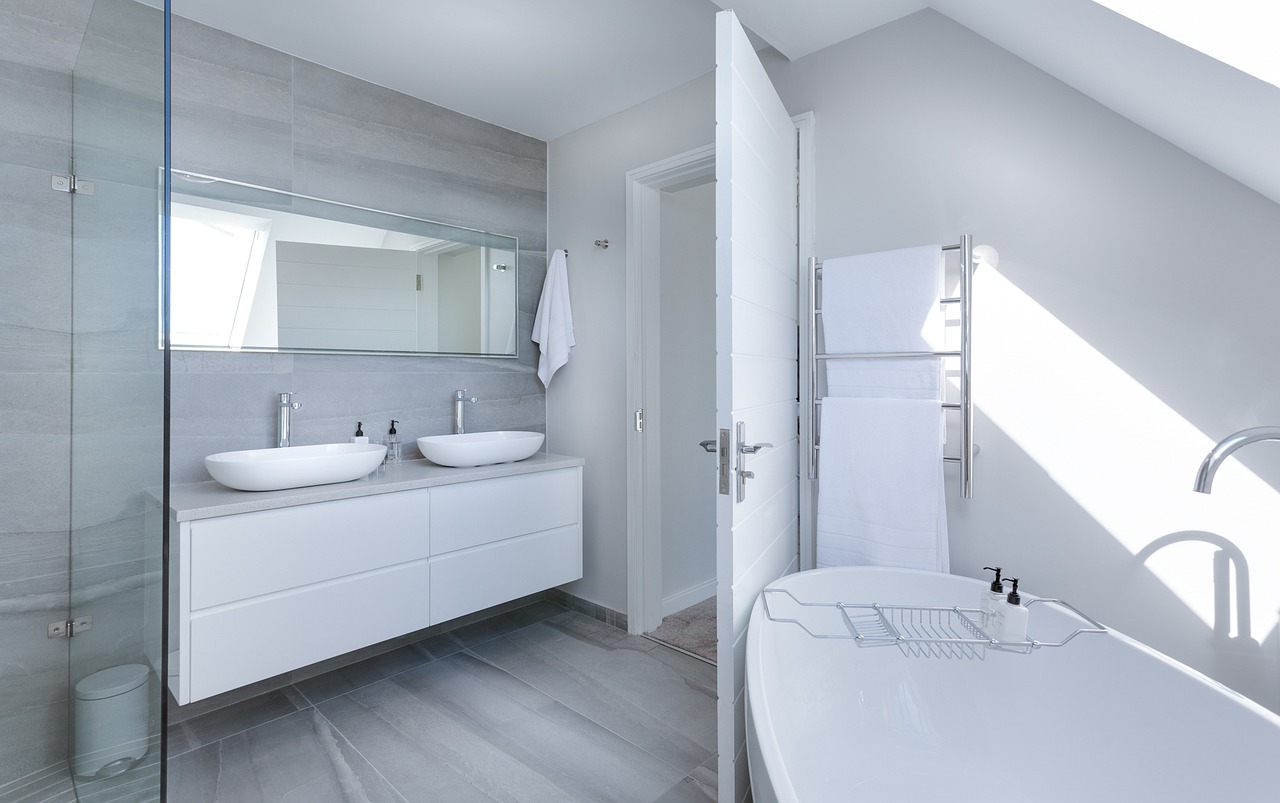 Organise bathroom no bathtubs